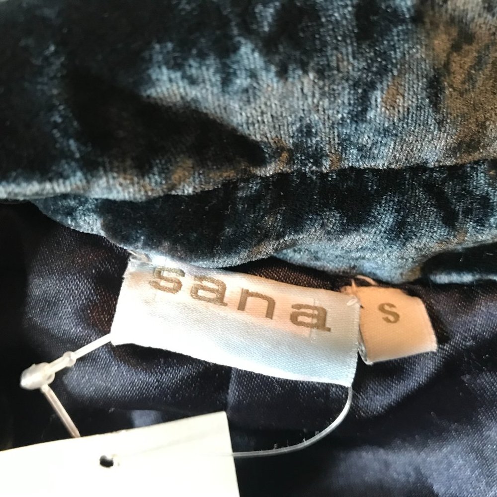 Sana | Blue Embroidered Velvet Jacket - Picture 6 of 8